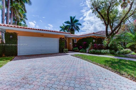 1320 S Alhambra Cir, Coral Gables FL 33134