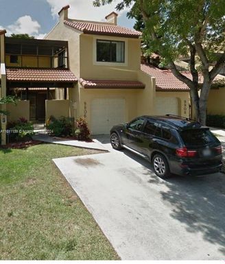 9906 Costa Del Sol Blvd, Doral FL 33178