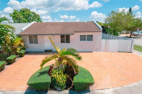 12905 SW 49th St, Miami FL 33175