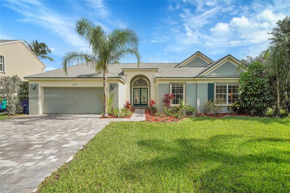 10396 Grove St, Cooper City FL 33328