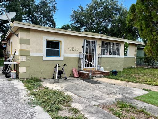 2285 NW 102nd St, Miami FL 33147