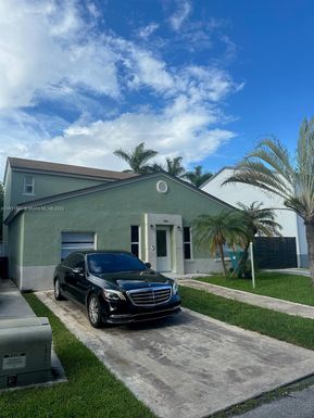 11818 SW 273rd Ln, Homestead FL 33032