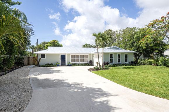 5686 SE Matousek St, Stuart FL 34997