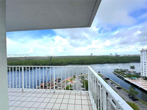 500 Bayview Dr # 1421, Sunny Isles Beach FL 33160