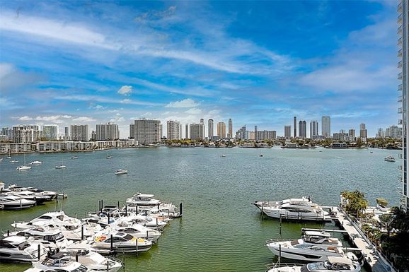 17111 NE Biscayne Blvd # 1701, North Miami Beach FL 33160