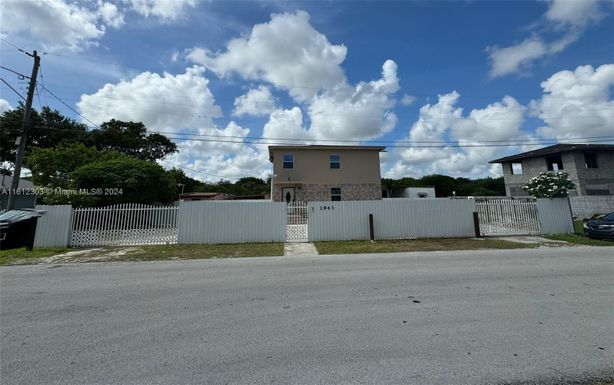 1943 NW 72nd St, Miami FL 33147