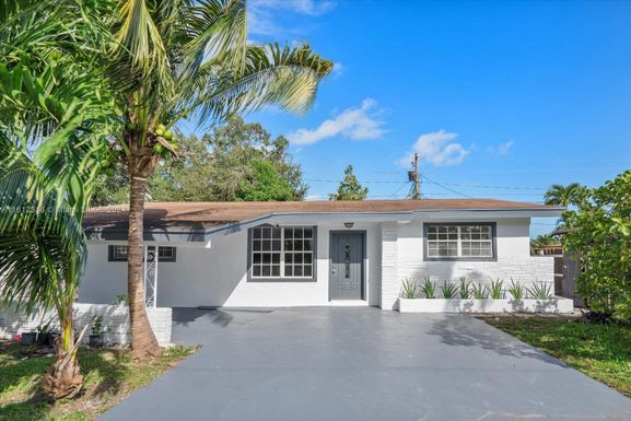 261 NE 172nd St, North Miami Beach FL 33162