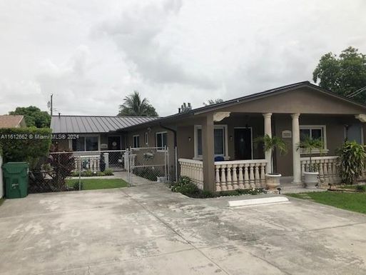 7035 SW 21st St, Miami FL 33155