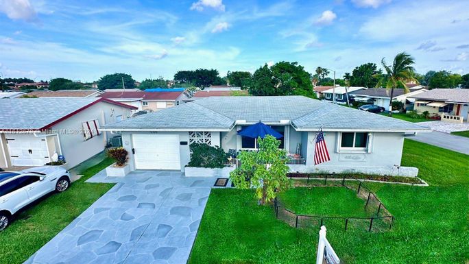 5306 NW 49th Way, Tamarac FL 33319