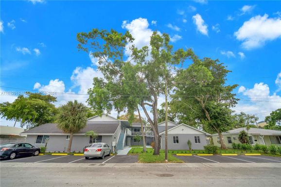 414 SE 14 St # 8, Fort Lauderdale FL 33316