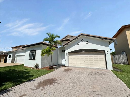 20352 SW 87th Pl, Cutler Bay FL 33189