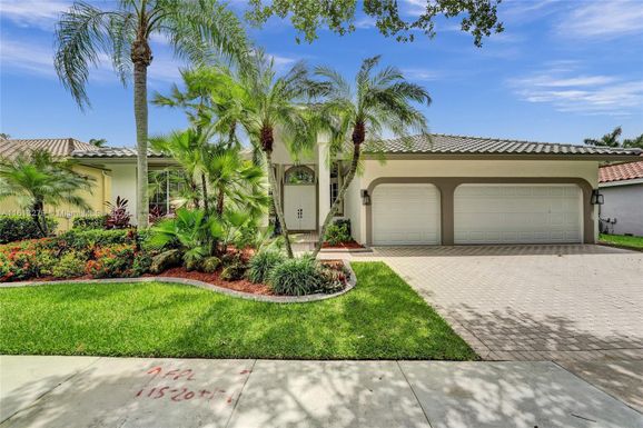 2774 Oakbrook Dr, Weston FL 33332