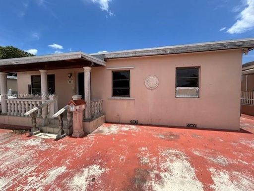 61 W 42nd St, Hialeah FL 33012