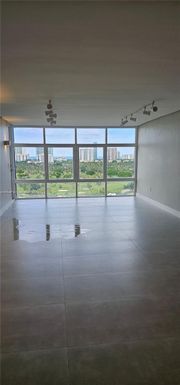 20100 W Country Club Dr # 1605, Aventura FL 33180