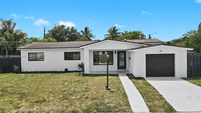 48 SE 7th St, Dania Beach FL 33004