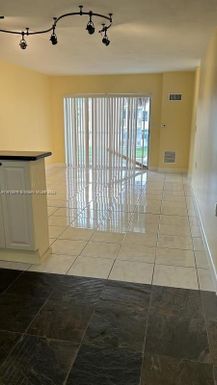 1600 NE 114th St # 208, Miami FL 33181