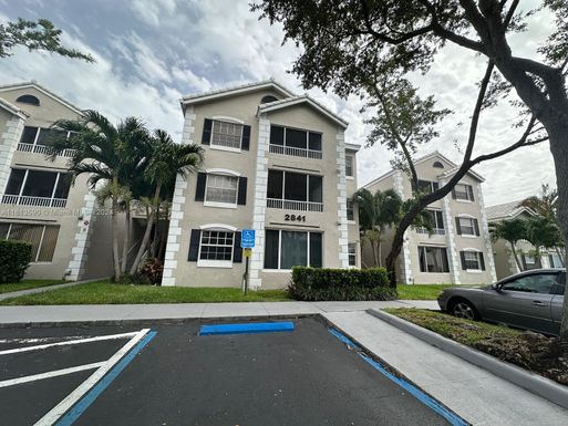 2841 N Oakland Forest Dr # 205, Oakland Park FL 33309