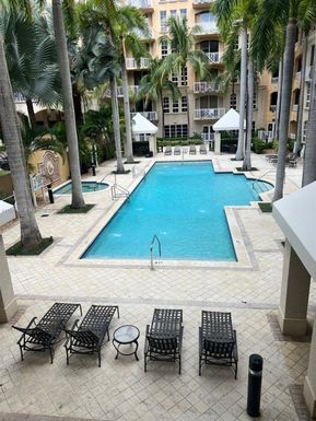 3001 NE 185th St # 218, Aventura FL 33180