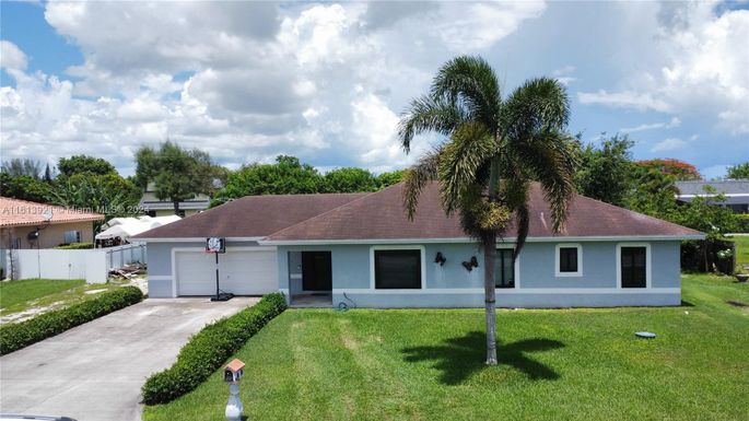 32101 SW 196th Ave, Homestead FL 33030