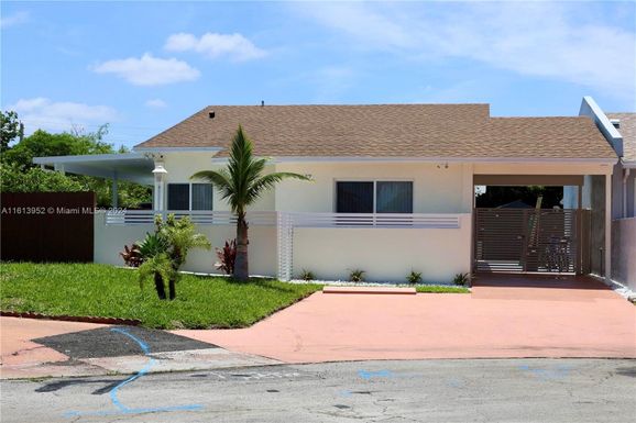 5557 NW 194th Cir Ter, Miami Gardens FL 33055