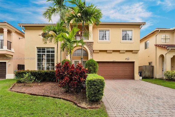 22457 SW 94th Path, Cutler Bay FL 33190