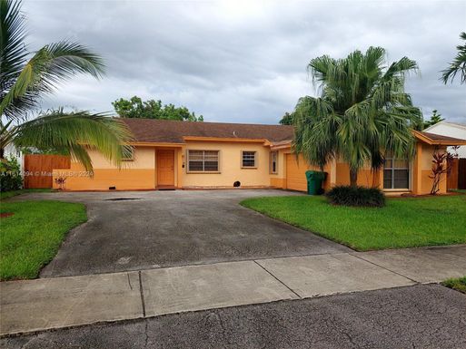 20121 NW 58th Ave, Hialeah FL 33015