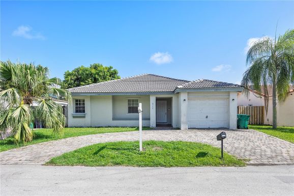 8564 SW 210th Ter, Cutler Bay FL 33189