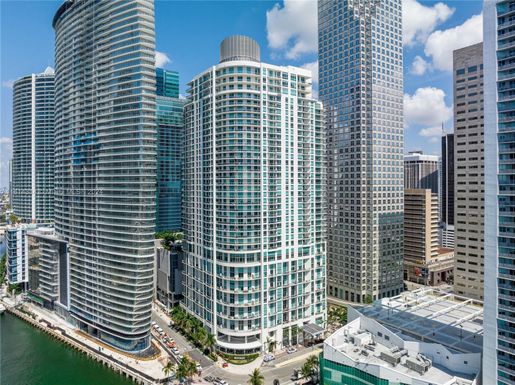 300 S Biscayne Blvd # 2106, Miami FL 33131