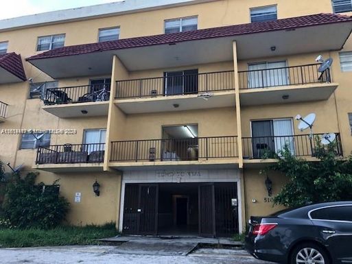 5100 SW 41st St # 204, Pembroke Park FL 33023