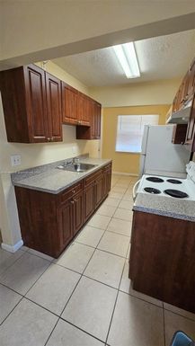 1100 NE 1st Ct # 204, Hallandale Beach FL 33009