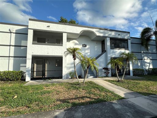 151 Lakeview Dr # 102, Weston FL 33326