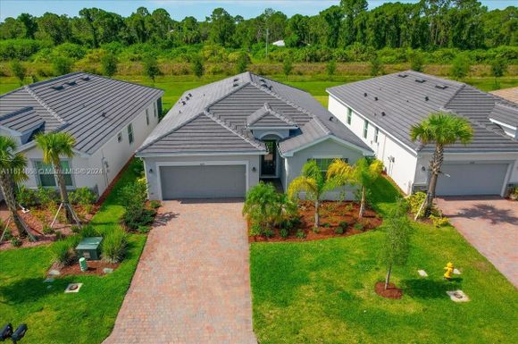 3693 Passion Vine Dr, Other City - In The State Of Florida FL 33920