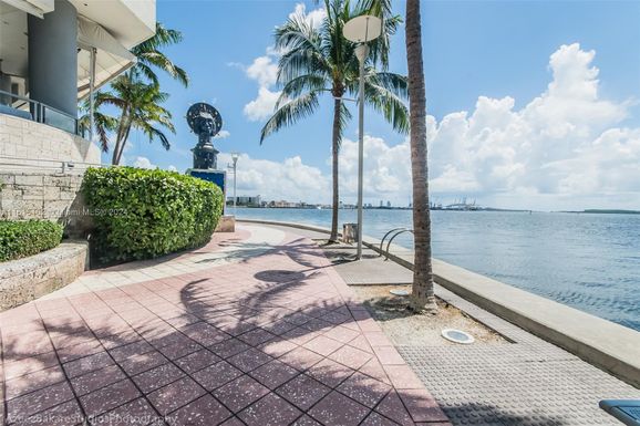 325 S Biscayne Blvd # 2114, Miami FL 33131