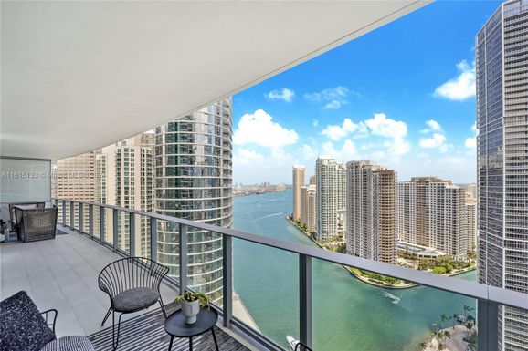 200 Biscayne Boulevard Way # 3307, Miami FL 33131