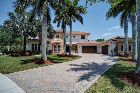 3200 Lake Ridge Lane, Weston FL 33332