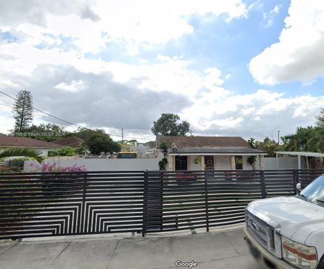 2626 NW 92nd St, Miami FL 33147