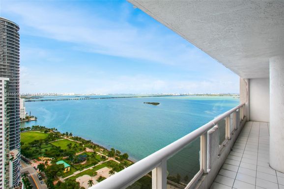 1717 N Bayshore Dr # 3751, Miami FL 33132