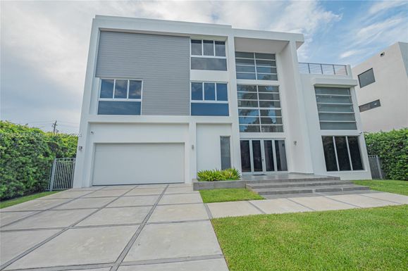 261 189th St, Sunny Isles Beach FL 33160