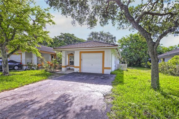 2375 NW 123rd Ave, Coral Springs FL 33065