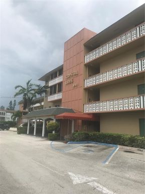 941 Crystal Lake Dr # 408, Deerfield Beach FL 33064