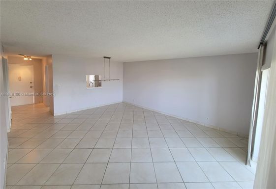 218 NE 12th Ave # 502, Hallandale Beach FL 33009