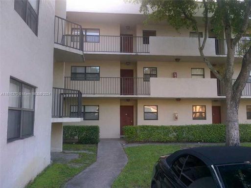 3396 Foxcroft Rd # 313, Miramar FL 33025