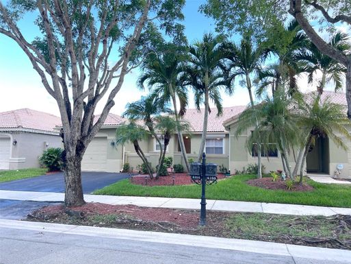 4164 Pine Ridge Ln, Weston FL 33331