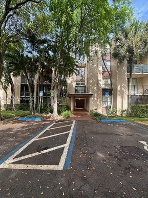 14221 N Kendall Dr # 401C, Miami FL 33186