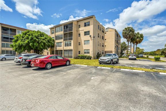 2840 Somerset Dr # 216M, Lauderdale Lakes FL 33311