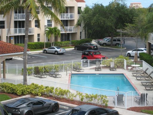 2731 Ocean Club Blvd # 301, Hollywood FL 33019