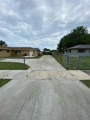 2707 Essex Ct # 0, Fort Pierce FL 34946