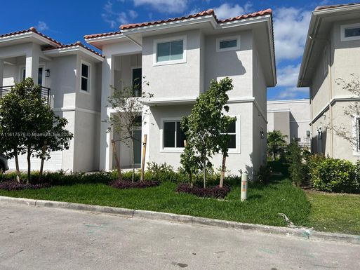 3537 Forest View Cir, Dania Beach FL 33312