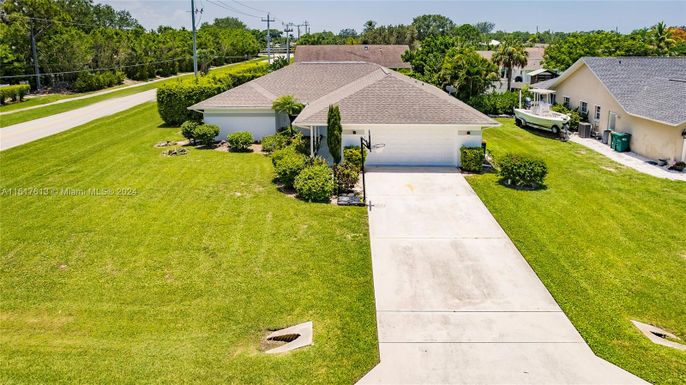 96 Wickliffe Dr, Other City - In The State Of Florida FL 34110
