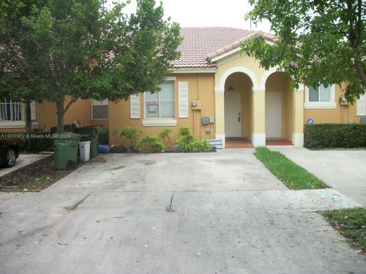 74 SW 15th Ter, Homestead FL 33030